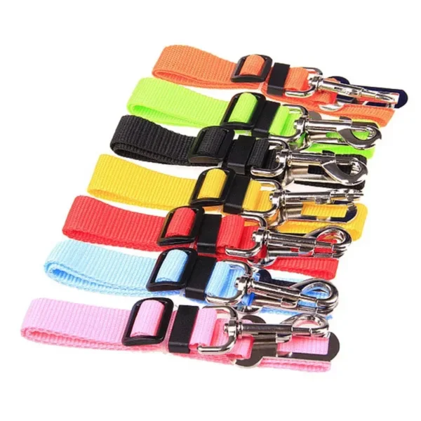 1Pcs/ Pet Dog Cat Car Seat Belt SafetyDog Accessories Nastavitelný postroj Vodítko Vodítko Malé Střední Cestovní Klip Štěně Obojky Vodítko Pet Supplies